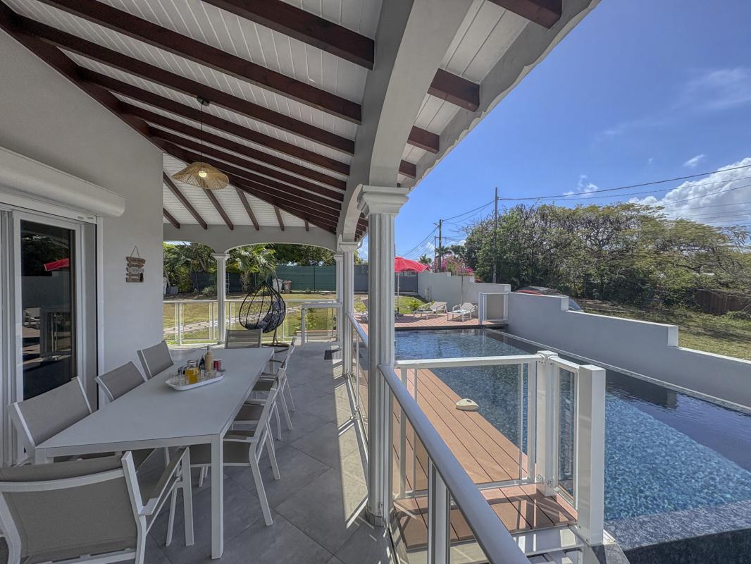 8.Location villa piscine le moule guadeloupe_Terrasse